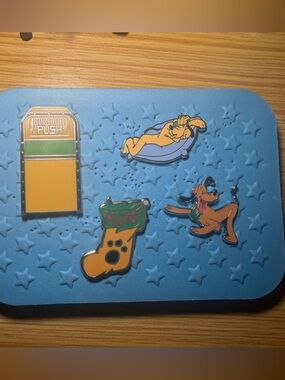 Disneys Pluto Pin Bundle